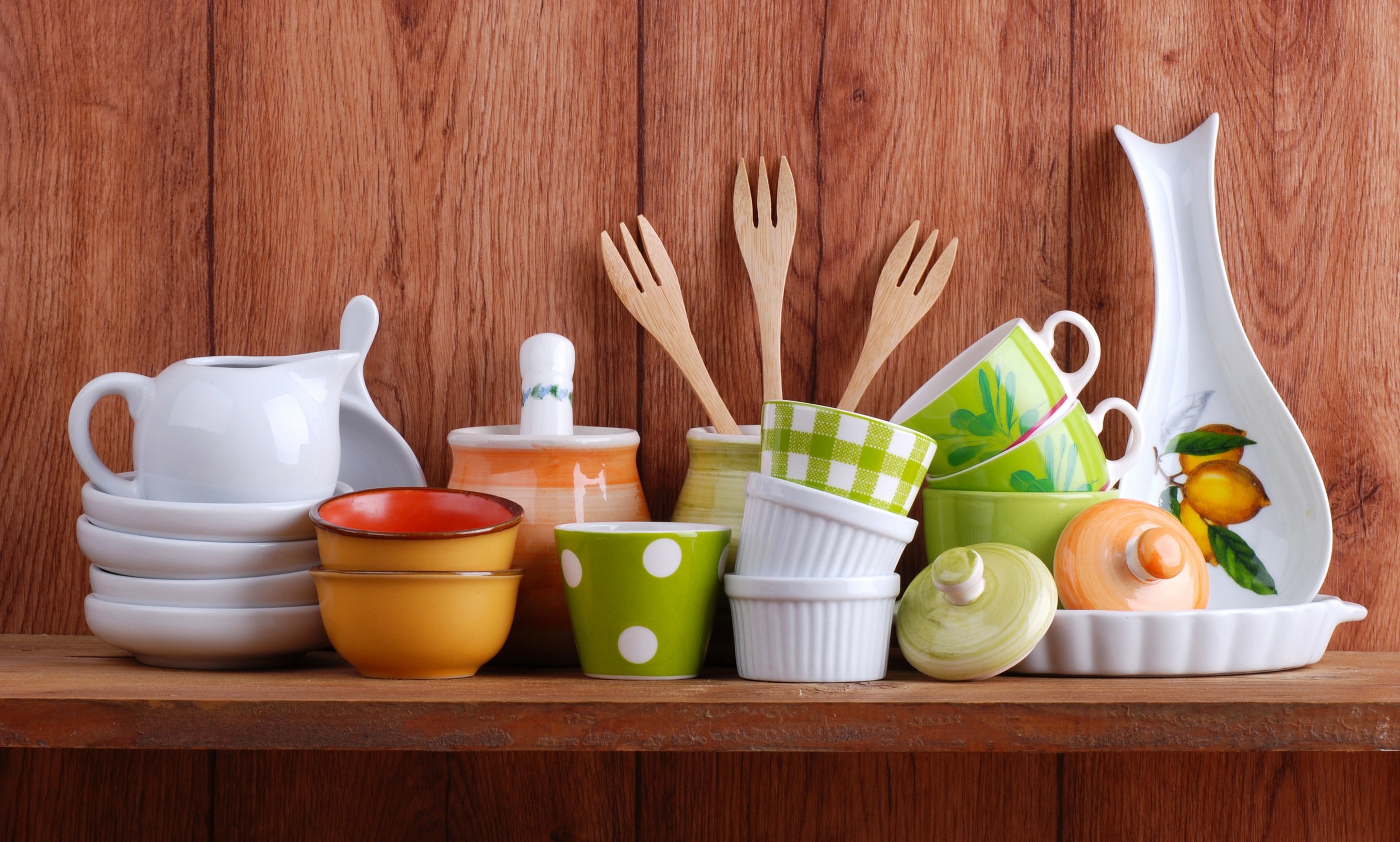 Цвет в быту. Кухонная утварь. Посуда и кухонные принадлежности. Красивая посуда для кухни. Хозтовары посуда.